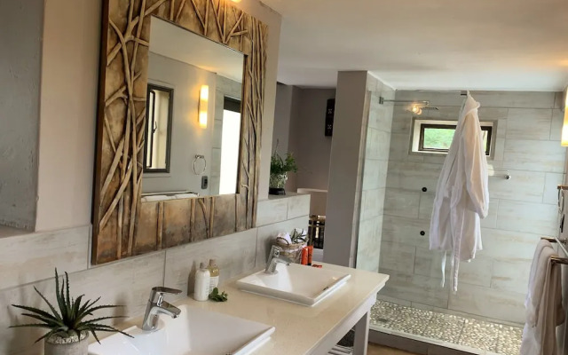 iKhaya LamaDube Game Lodge