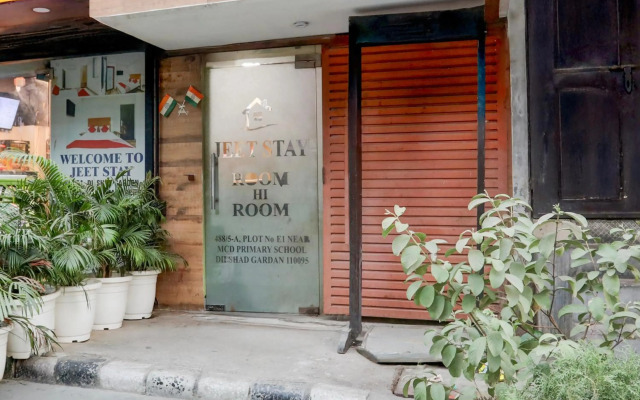 OYO Flagship 80461 R K Residency
