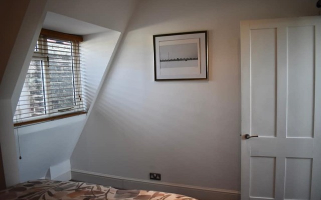 1 Bedroom Apartment Centrally Located in Brighton