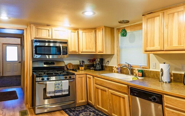 #51 & #52 Hyatt Lake Compound~sleeps 10~lake View