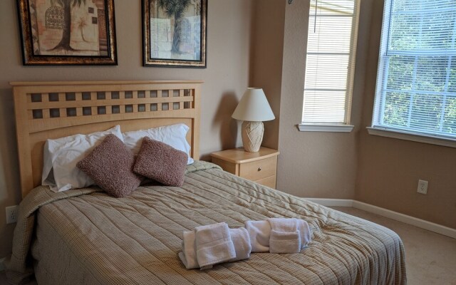 Cresent Moon by VillaDirect