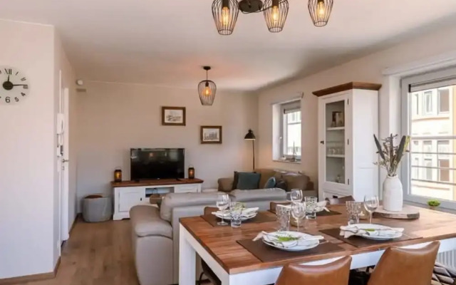 Centrally Located Apartment With Sunny Terrace