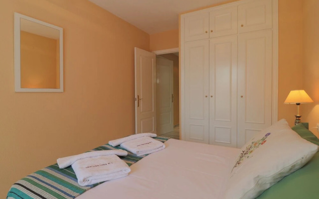 Nogalera 2 Bedroom Retro Apartment