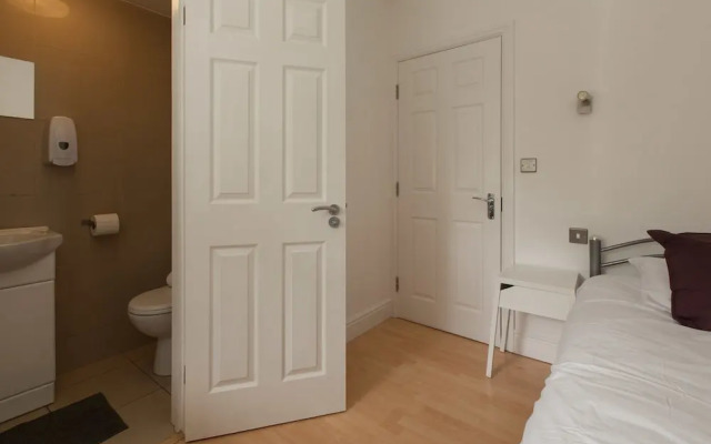 Thirsk Road Studios by EveryWhere to Sleep London