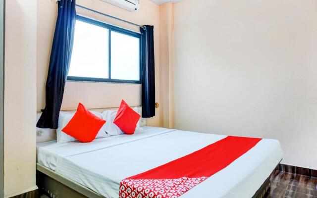 OYO 81205 Hotel Manikyaa