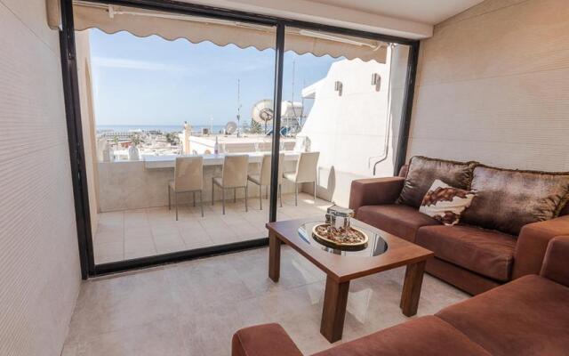 Peach Seaview 3 Bedroom Apartment