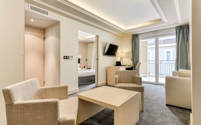 Zenitude Hotel la Valadière, an Ascend Collection Hotel