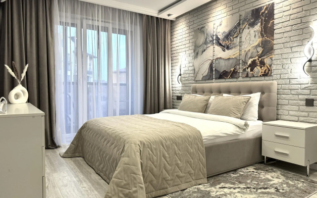 Tsvetnoy Boulevard Luxury Apartment at 75 Artillery Street