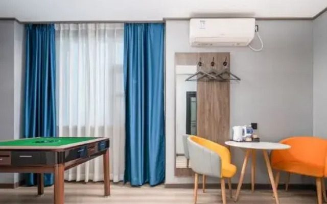 7Days Inn Hotel (Hebi Wanshanglong Building Materials City Railway Station)
