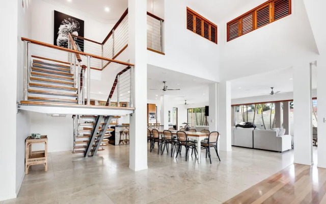 Lux Tropical Haven Mooloolaba Moonda5