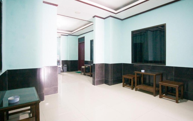 RedDoorz near Mikie Holiday Funland Berastagi – Guest Rooms – Berastagi