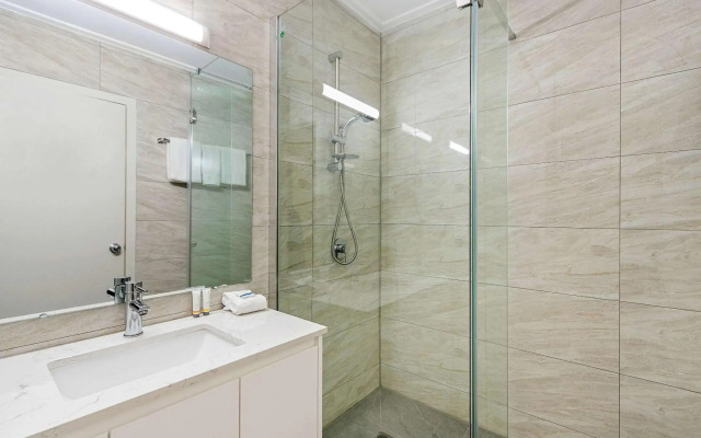 Knox International Hotel & Apartments