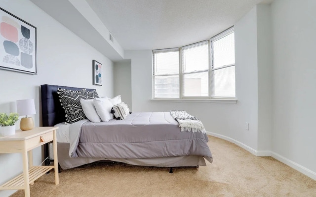 Fantastic Condo Ballston with gym