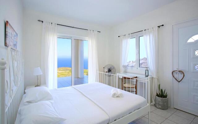 Villa With 180 Degree Sea View - Sleeps 2-6