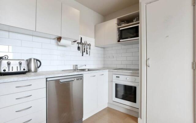 Central and stylish apartment with city views