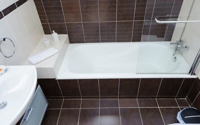 Rent Private Villa 015