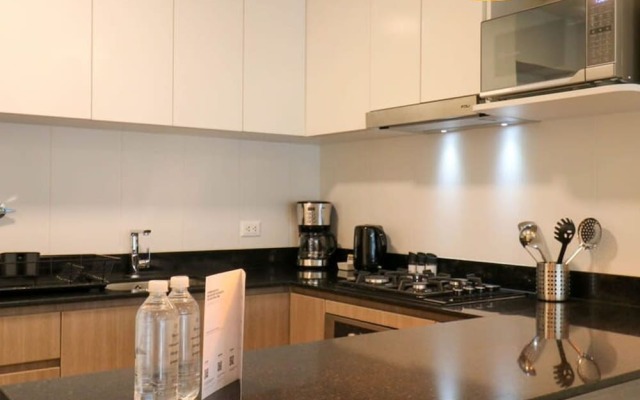 w Enchanting 2BR With Balcony in Miraflores