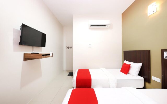 OYO 90456 Hotel Tgl
