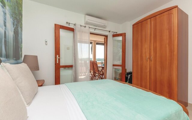 Beautiful Home in Pirovac With Wifi and 2 Bedrooms