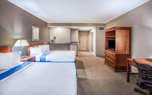 Days Inn by Wyndham Midland
