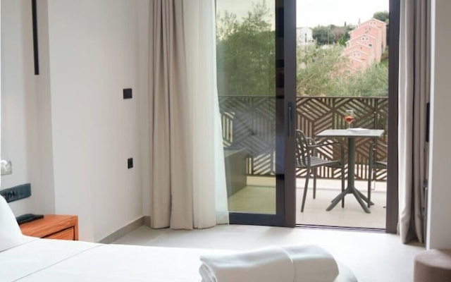 Malou & Charma Villas