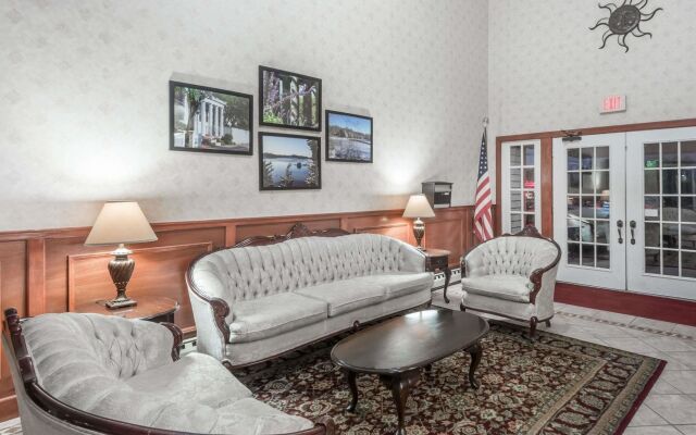 Ramada Groton