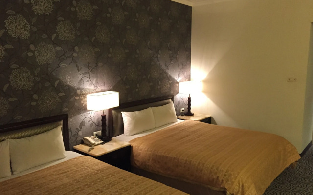 Well Garden Hotel