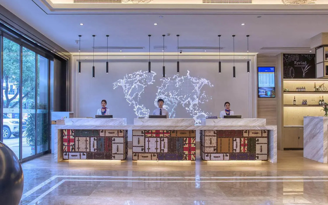Kyriad Marvelous Hotel (Changning Zhongyin Times Plaza)