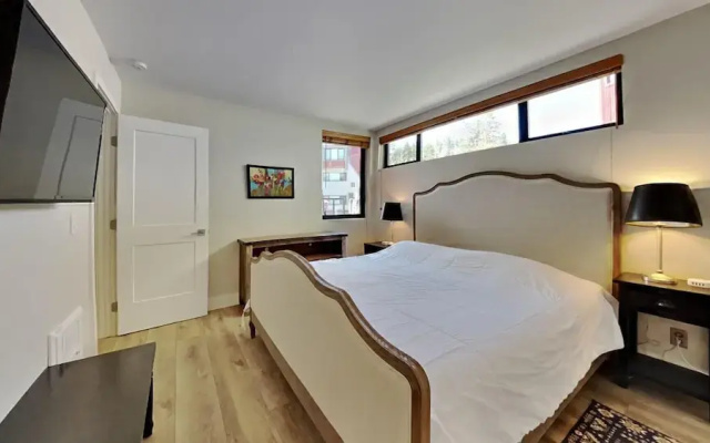 Slopeside Condo with Tree View