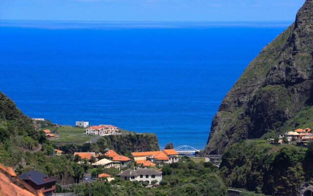 Casa do Passo by Analodges
