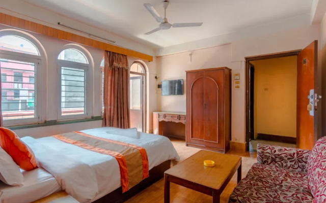 Hotel River Holiday Inn