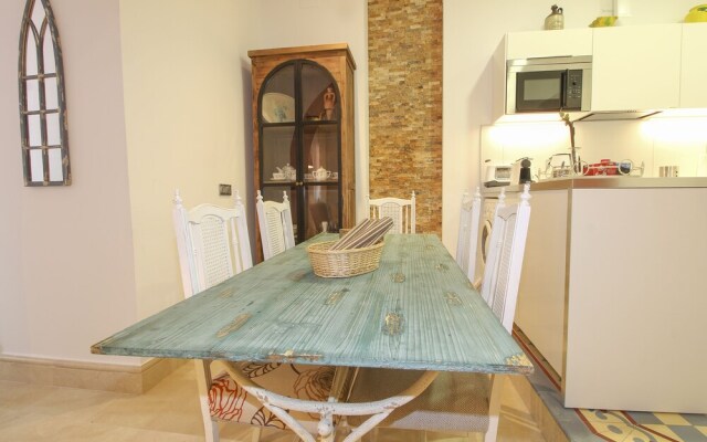 Deluxe apart. Pza de la encarnacion Q5