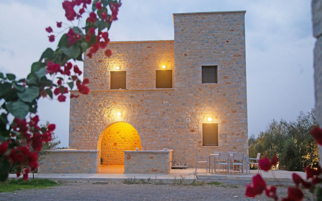 Anaroussa Diros Maisonette