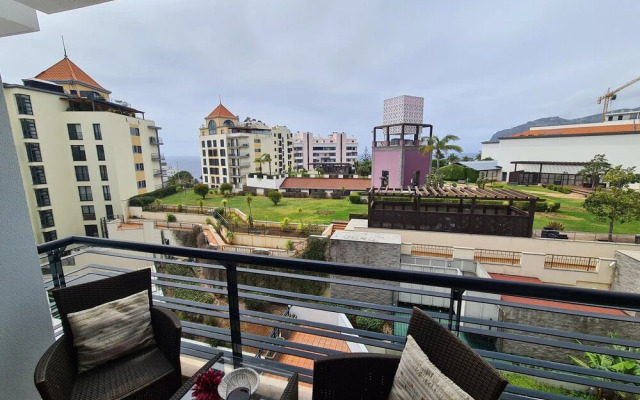 Seaside Escape - 3 Bedroom Apartment Sleeps 6