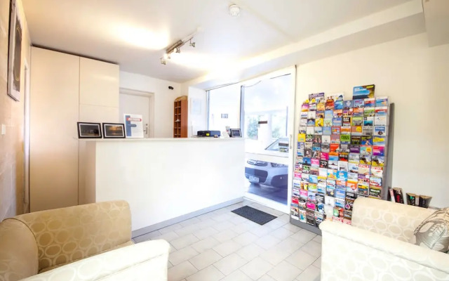 Manly Waves Studios & Apartments