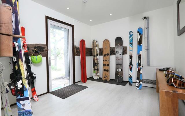 Hakuba Slopeside Chalet