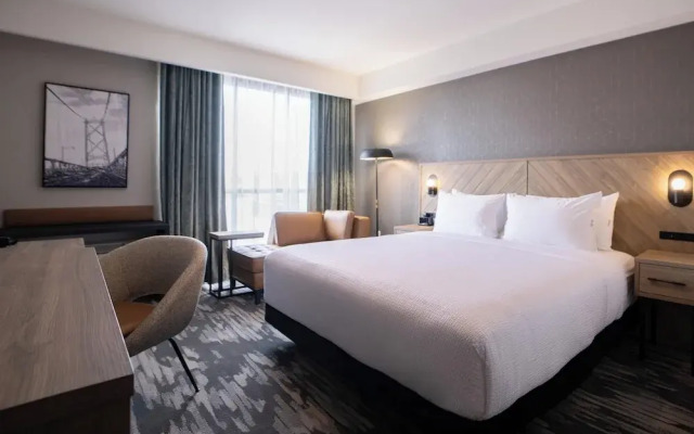 Sandman Signature Las Colinas Hotel & Suites