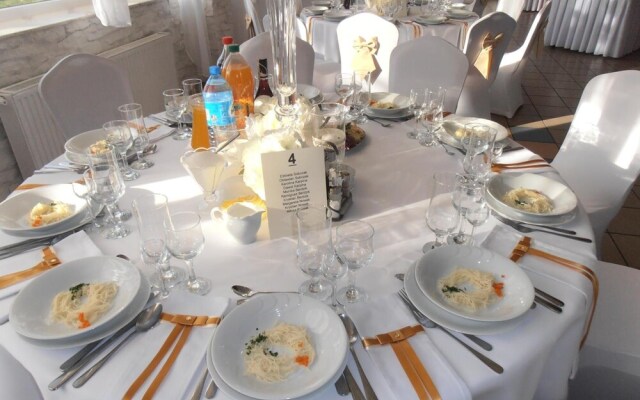 Restauracja i Sala Bankietowa AS - Noclegi