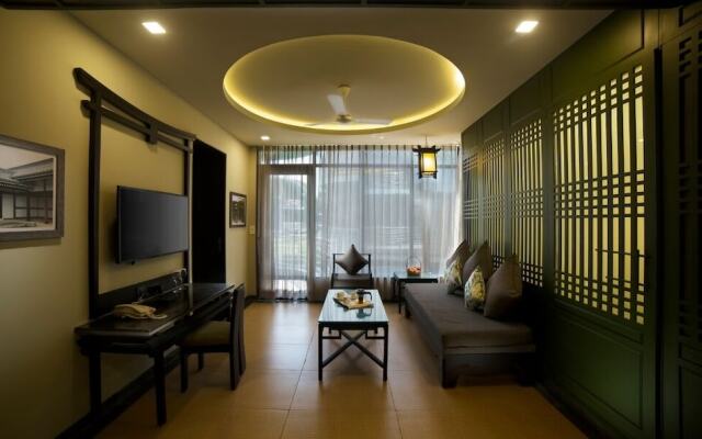 Neonz Resort & Club