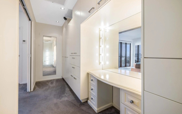 Meridian Alex Beach Apartments – Guest Rooms – Alexandra Headland