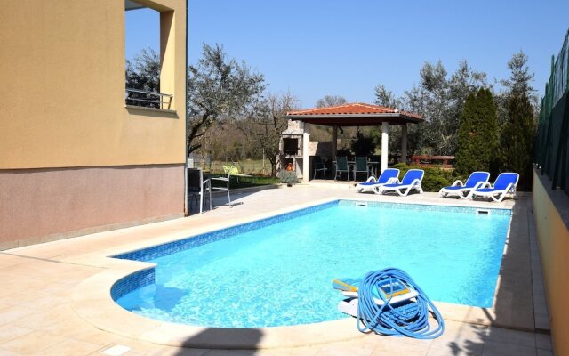 Modern Apartment in Pula With Swimming Pool
