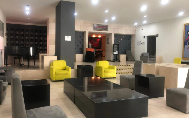 We Hotel Aeropuerto