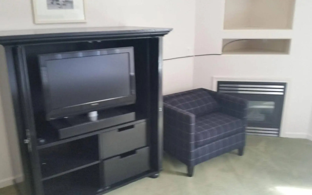 Orca Inn Suites