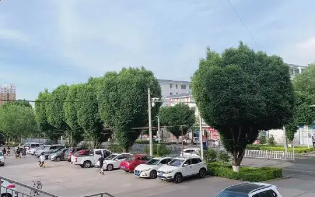 Xinrui Business Hotel