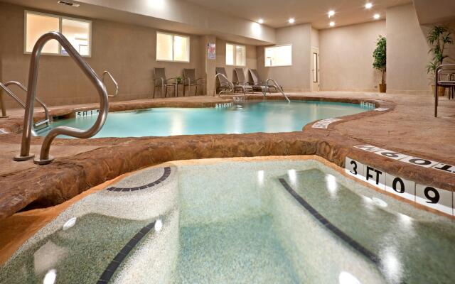 Holiday Inn Express & Suites Dallas Southwest-Cedar Hill by IHG