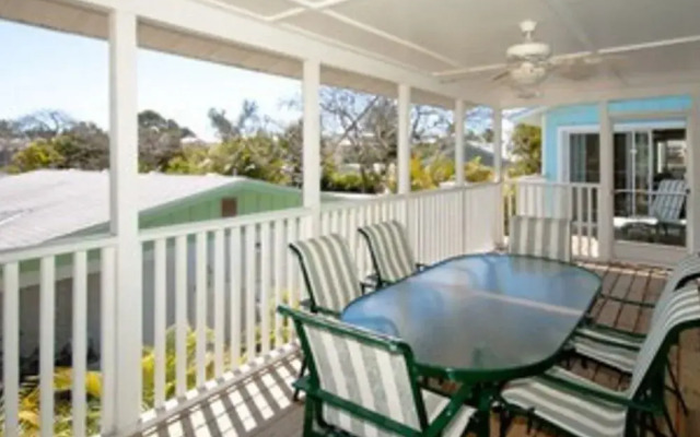 Holly Hideaway