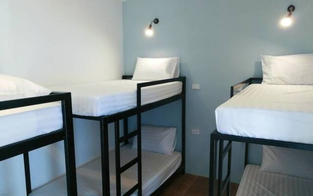 Destiny Hostel Khaolak