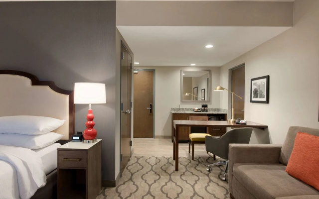 Embassy Suites by Hilton Chicago Naperville