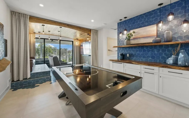 Deep Blue Sea in Sarasota