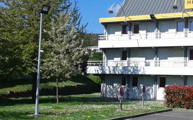 Première Classe La Ville-Du-Bois